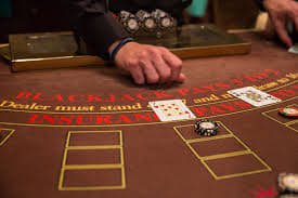 Live dealer table interface on fiatogel slot Bonanza Gold showing multiple camera feeds and player chat